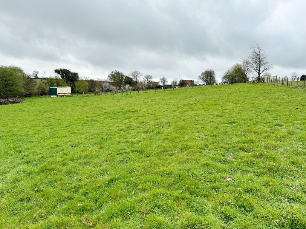 Lot: 49 - OVER TWO ACRE FREEHOLD SITE WITH PLANNING FOR BARN - General view of the land